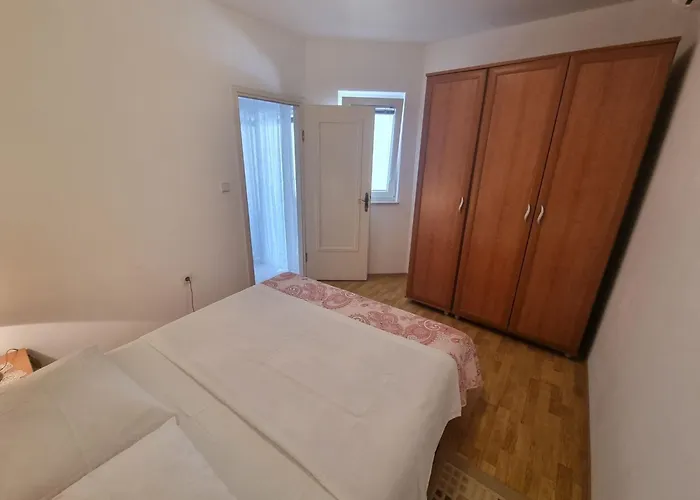 Appartamento Fuer 3 Personen Mit Terrasse By Interhome *