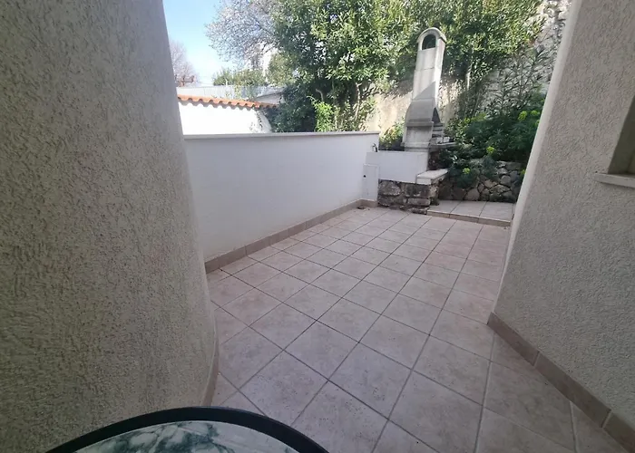 Fuer 3 Personen Mit Terrasse By Interhome Novi Vinodolski