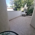 Fuer 3 Personen Mit Terrasse By Interhome نوفي فينودولسكي
