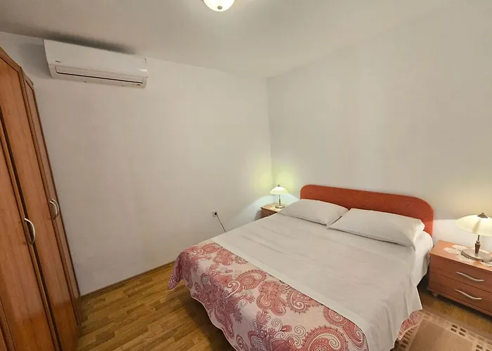 Fuer 3 Personen Mit Terrasse By Interhome Novi Vinodolski