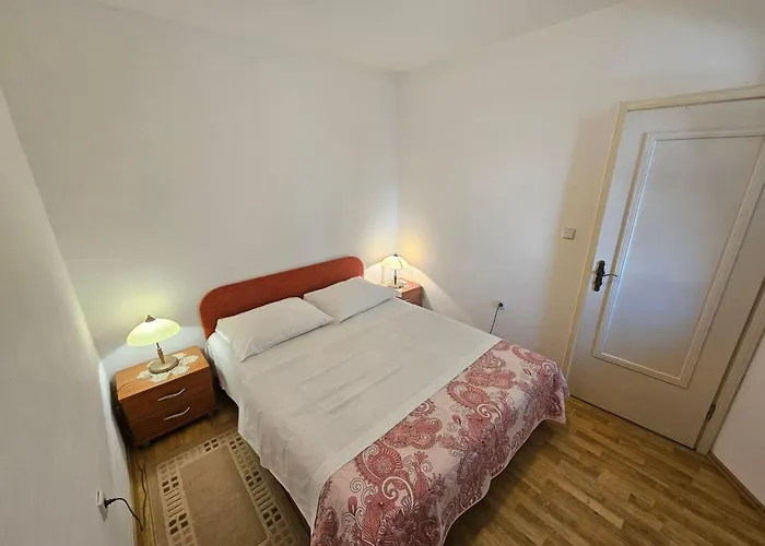 Apartment Fuer 3 Personen Mit Terrasse By Interhome Novi Vinodolski